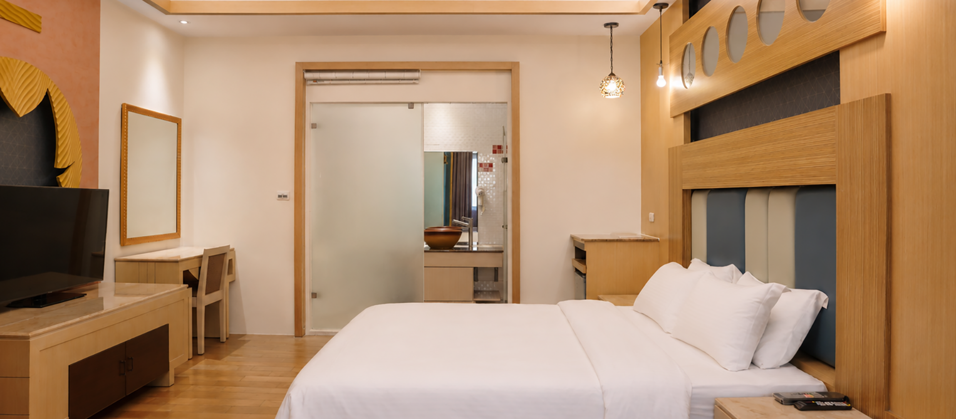 河堤戀館Motel 林邊館-豪華雙人房-03