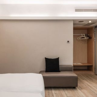 河堤美學商旅-商務雙人房(兩小床)-02